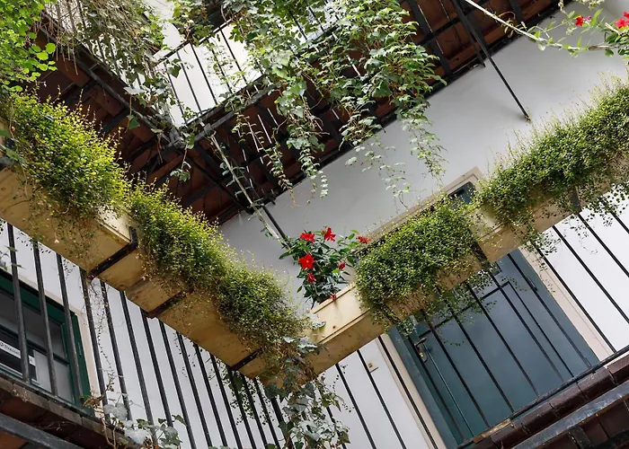 Hideaways - Your Boutique In Historic Old Town